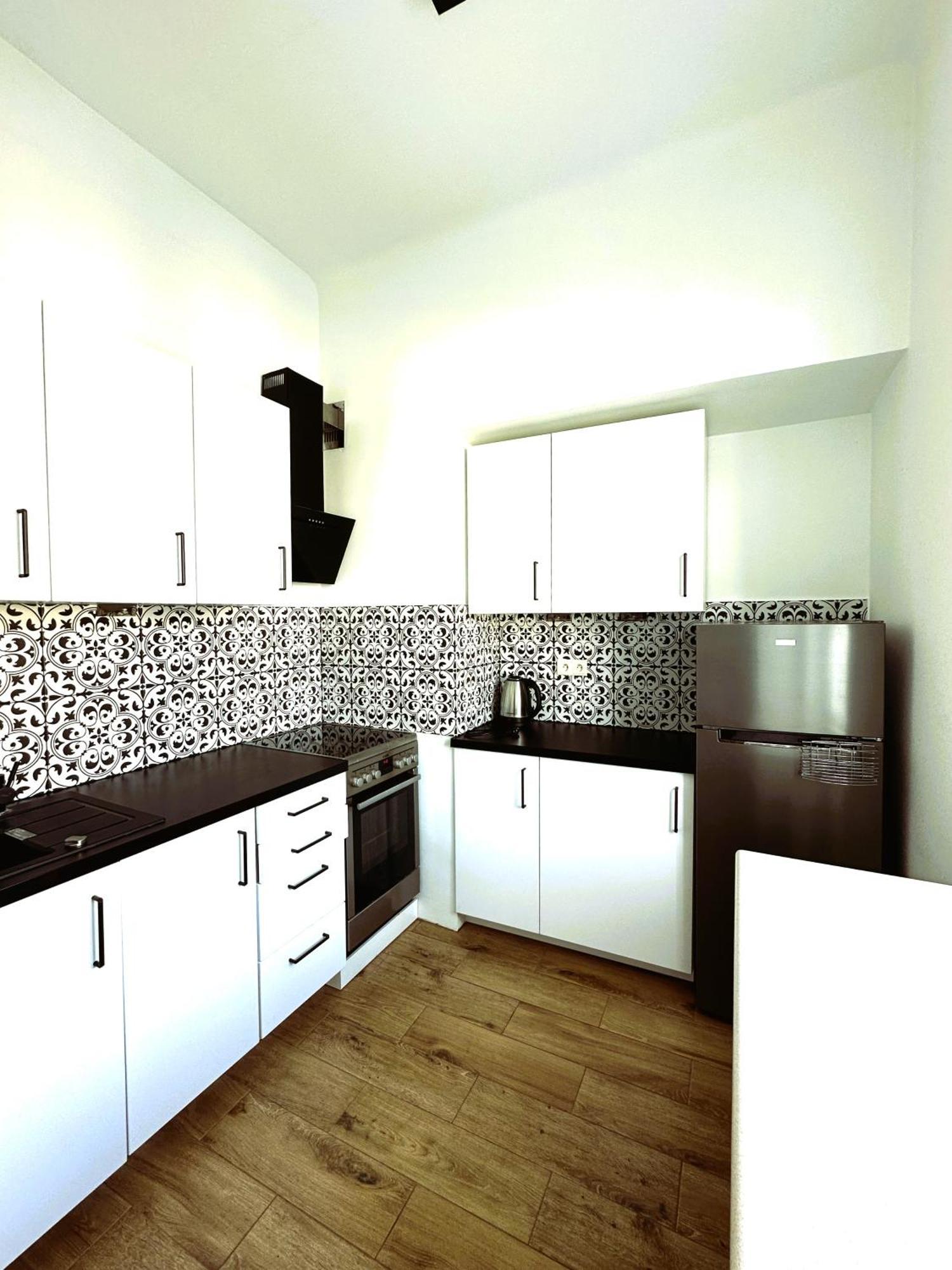 Art Dreams Apartament Chmielna 5 Warsaw Exterior photo